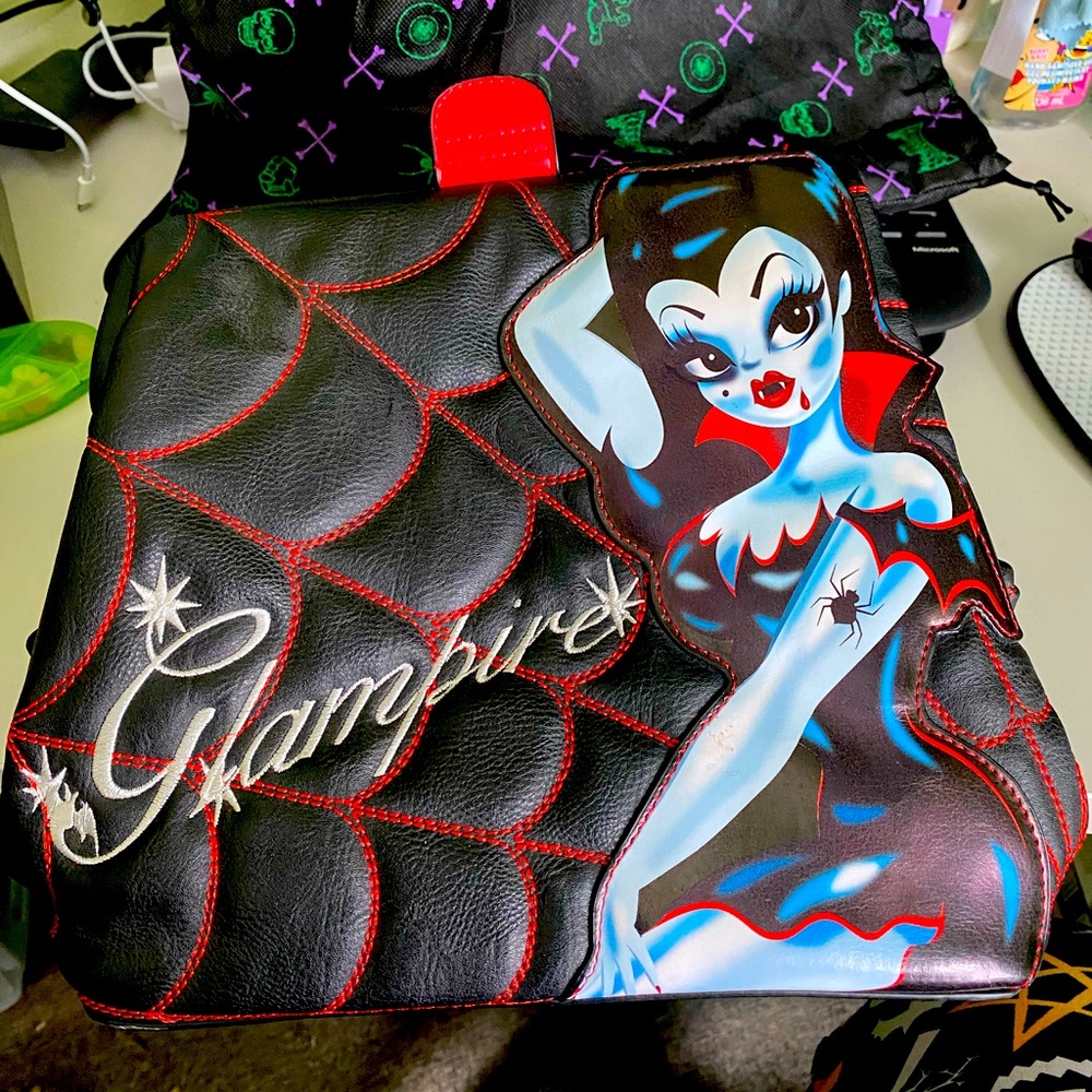 Kreepsville 666 “glampire” bag stunning!